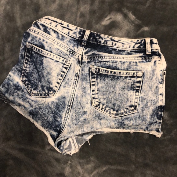 Jean Shorts - Picture 7 of 7